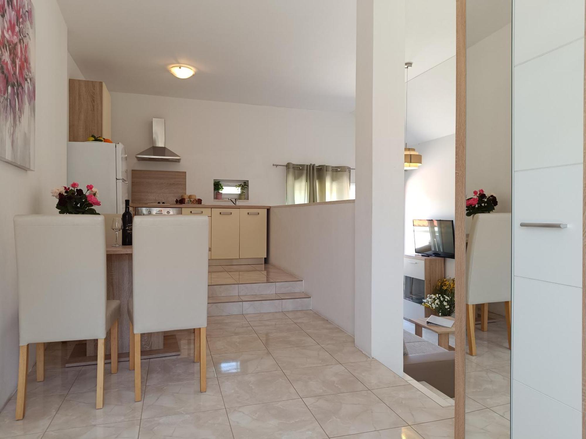 Maurora Apartment