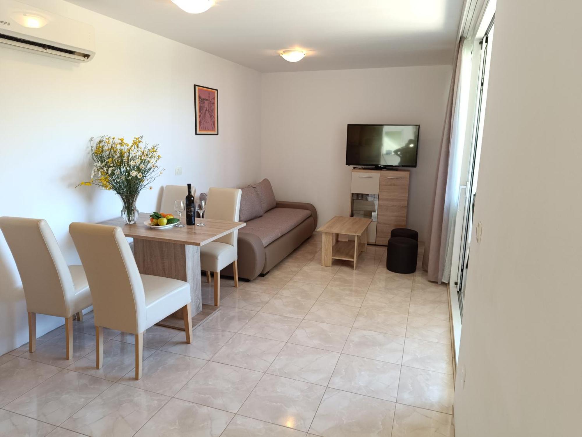 Maurora Apartment *