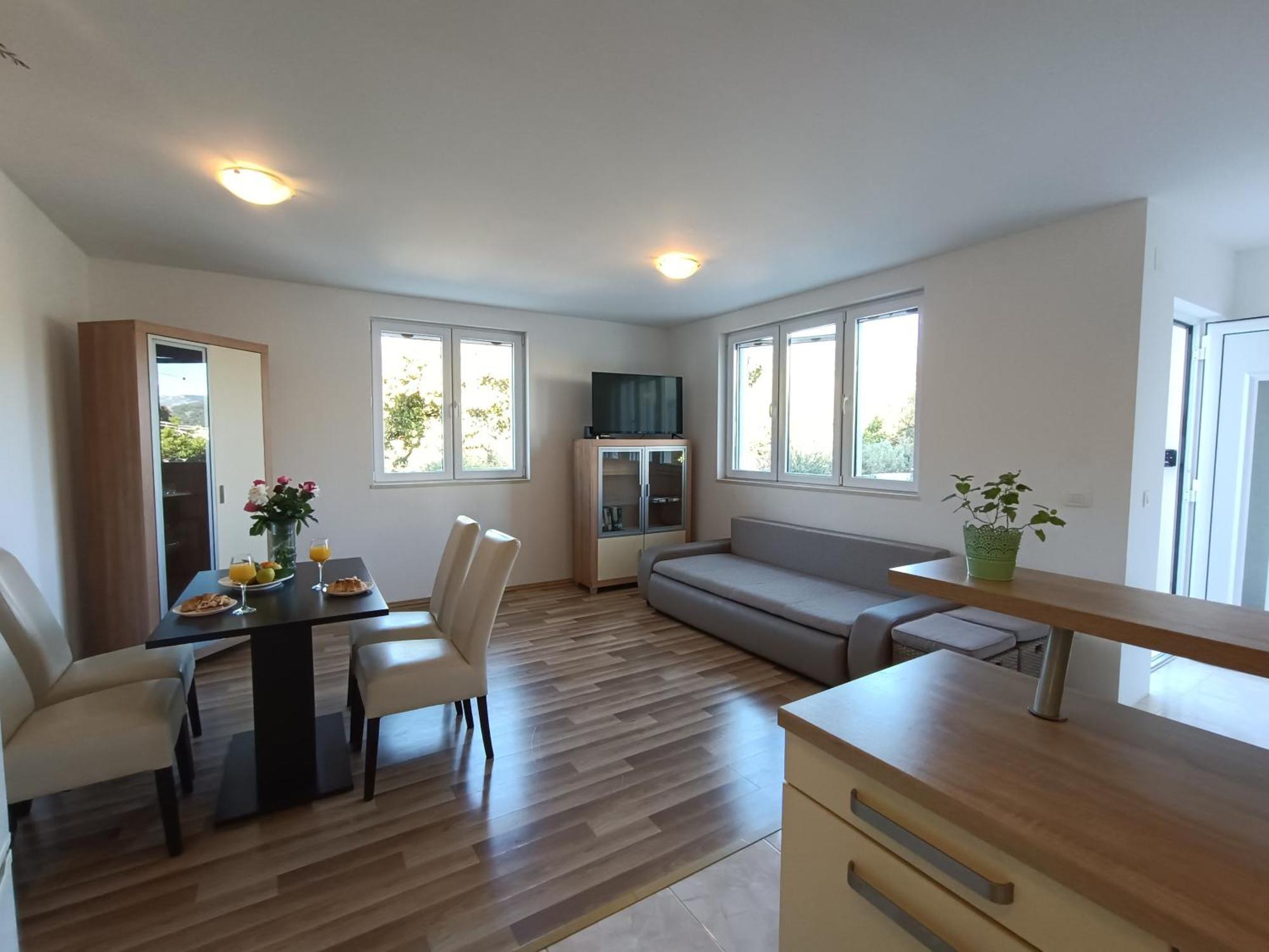 Maurora Apartment