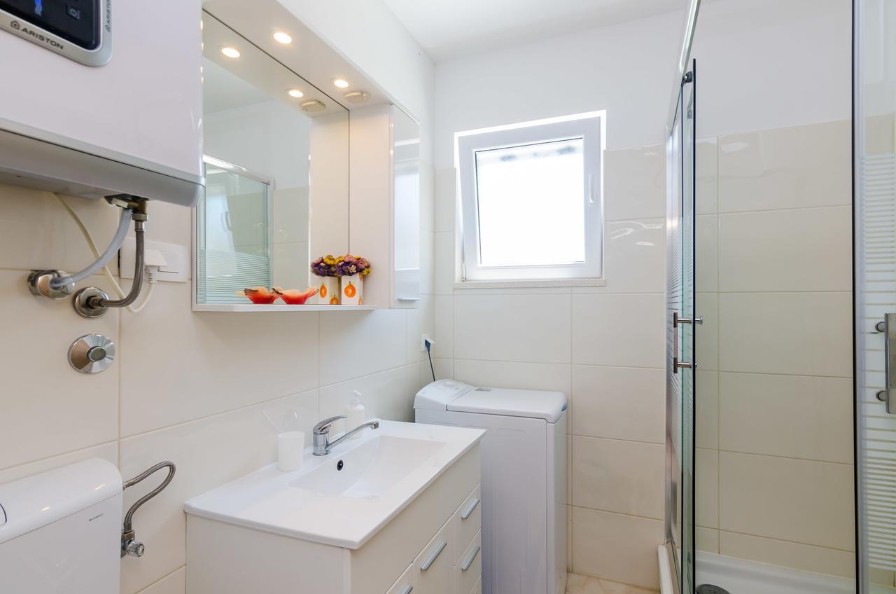 Maurora Apartment
