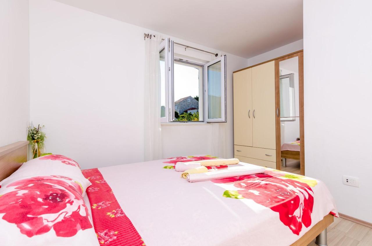 Maurora Apartment
